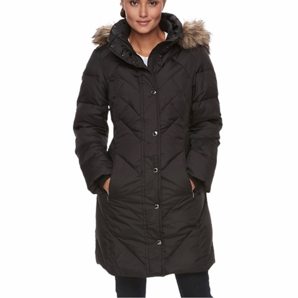 LONDON FOG Black Chevron Puffer Coat
Size M NWT